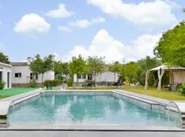 Amazing Home In El Coronil With Wifi