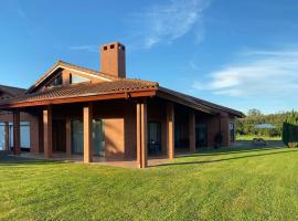 Villa Monasterio, vacation rental in Camargo