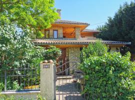 Mediterrán Vendégház, holiday home in Balatonőszöd