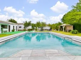 Stunning Home In El Coronil With Wifi