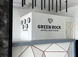 Green Rock، فندق شاطئي في Kvariat'i
