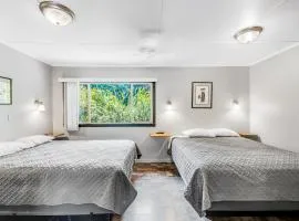 Mount Constance, Room 10 at Mount Walker Inn