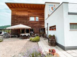 AGRITURISMO DAL PEROTIN, familiehotel i Caldonazzo