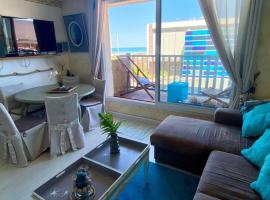 St Valery en Caux, apt vue mer et falaise: le bleu de l&ocirc;