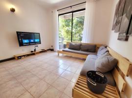 Lovely Apartment in Relaxing Homey Environment, appartement à Pannipitiya