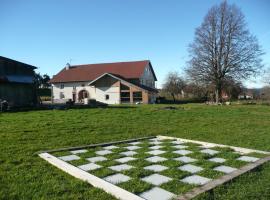 Les gites de l'étang, hotel di Champdray