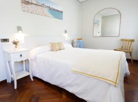 Hostal Costa Coruña，位于拉科鲁尼亚拉科鲁尼亚机场 - LCG附近的酒店