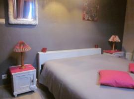 Chambres au calme en Ardenne, hotel u gradu Fauvillers