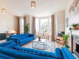 Queen Palm Apartment - Margate - 3 mins walk to beach, хотел близо до Margate Station, Маргейт