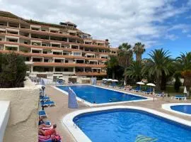 Luminoso apartamento con terraza y piscina