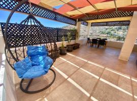 Villa Mira GuestHouse 2 - Downtown Central Amman - AL DIYRIH, hotel a Amman