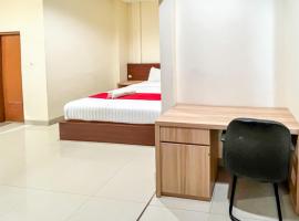 RedDoorz Plus @ Grand Tabona Hotel Ternate, хотел в Тернате