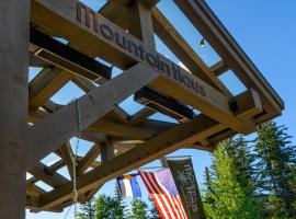 Vail's Mountain Haus at the Covered Bridge: Vail şehrinde bir orman evi