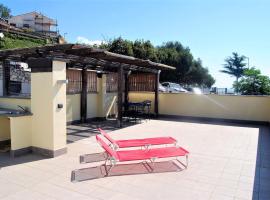Yellow House, hotel v destinaci Albissola Marina