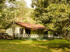 Parque Natural Ixpanpajul, chalet de montaña en Santa Elena