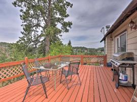 Lovely Black Hills Area Home Covered Porch and Deck, viešbutis mieste Lead