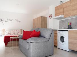 APARTAMENTOS TURÍSTICOS SAN MIGUEL ARCÁNGEL, S.L.: San Roque'de bir otel