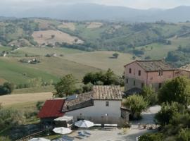 Colle Regnano, country house in Tolentino