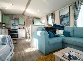 Amazing chalet in Oostkapelle with garden
