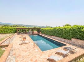 Awesome Home In Barberino Di Mugello With Outdoor Swimming Pool, Wifi And 2 Bedrooms: Barberino di Mugello'da bir otel