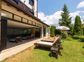 Hotel Bansko SPA & Holidays - Free Parking، فندق في بانسكو