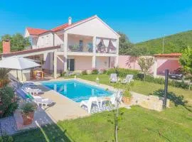 Villa Kalura