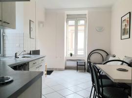 Appartement au n°1 centre d'Avranches, hotel v destinaci Avranches