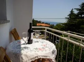 Apartment Jenny with parking, Wi-Fi and sea view