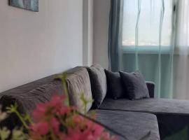 Azure beach apartment, holiday rental in Orikum