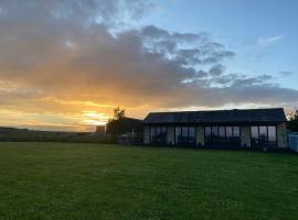 Three-winds-guesthouse, holiday rental in South Crosland