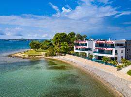 Marina-Bay-Resort, appart'hôtel à Sukošan