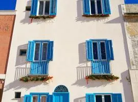 Casa Blue Windows p1