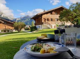 Chalet Spitzhorn - Your Peak Getaway - Private Terrasse & gratis Parkplatz, nhà nghỉ dưỡng ở Gsteig