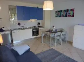 Apartment AZZURRA Terrasse Gartenblick Parkplatz kostenlos 100 mtr zum Strand