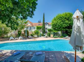 Logis Hotel Le Blason de Provence, hotel v mestu Monteux