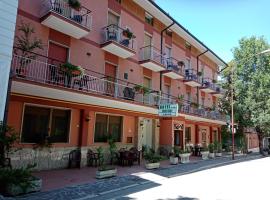 Hotel Orsini, hotelli kohteessa Caramanico Terme