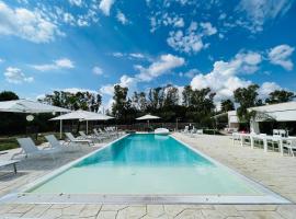 Luxury Home & Pool, hotel in Lequile