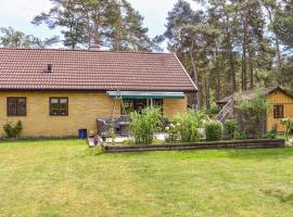 Nice Home In Yngsj With Wifi And 3 Bedrooms, atostogų namelis mieste Yngsjö
