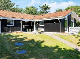 Holiday home Hundested VII، فندق في Hundested