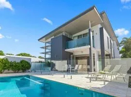 Anna Superbly Stylish Luxury Townhouse