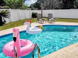 The Flamingo*4bed*pool*jacuzzi*foosball、Valricoのホテル