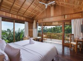 Giriwood Hotel & Villa, hotel em Munduk