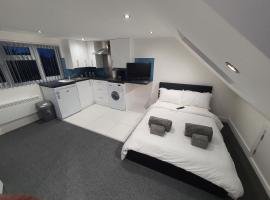 New Self Contained Flat,in Hayes, Free Parking、NortholtのB&B