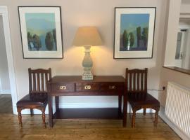 The Gordon Arms Restaurant with Rooms, hotel with hot tubs in Yarrow