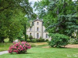 Domaine des Roches Blanches, hotel v mestu Le Pin