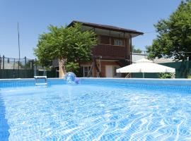 Guest House Apelsin, жилье для отдыха в Ейске