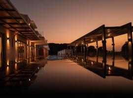 Salt Boutique Hotel, hotell i Palouki