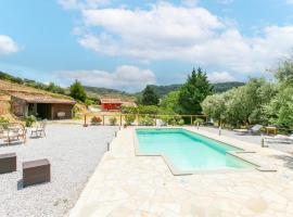 Beautiful Home In San Piero Patti With Wifi, 5 Bedrooms And Outdoor Swimming Pool, hotel di San Piero Patti