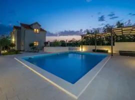 Holiday home with swimming pool Villa Camellia