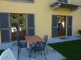 Apartment AZZURRA mit Terrasse wenige Schritte zum Strand inkl Parkplatz, διαμέρισμα σε Cannobio